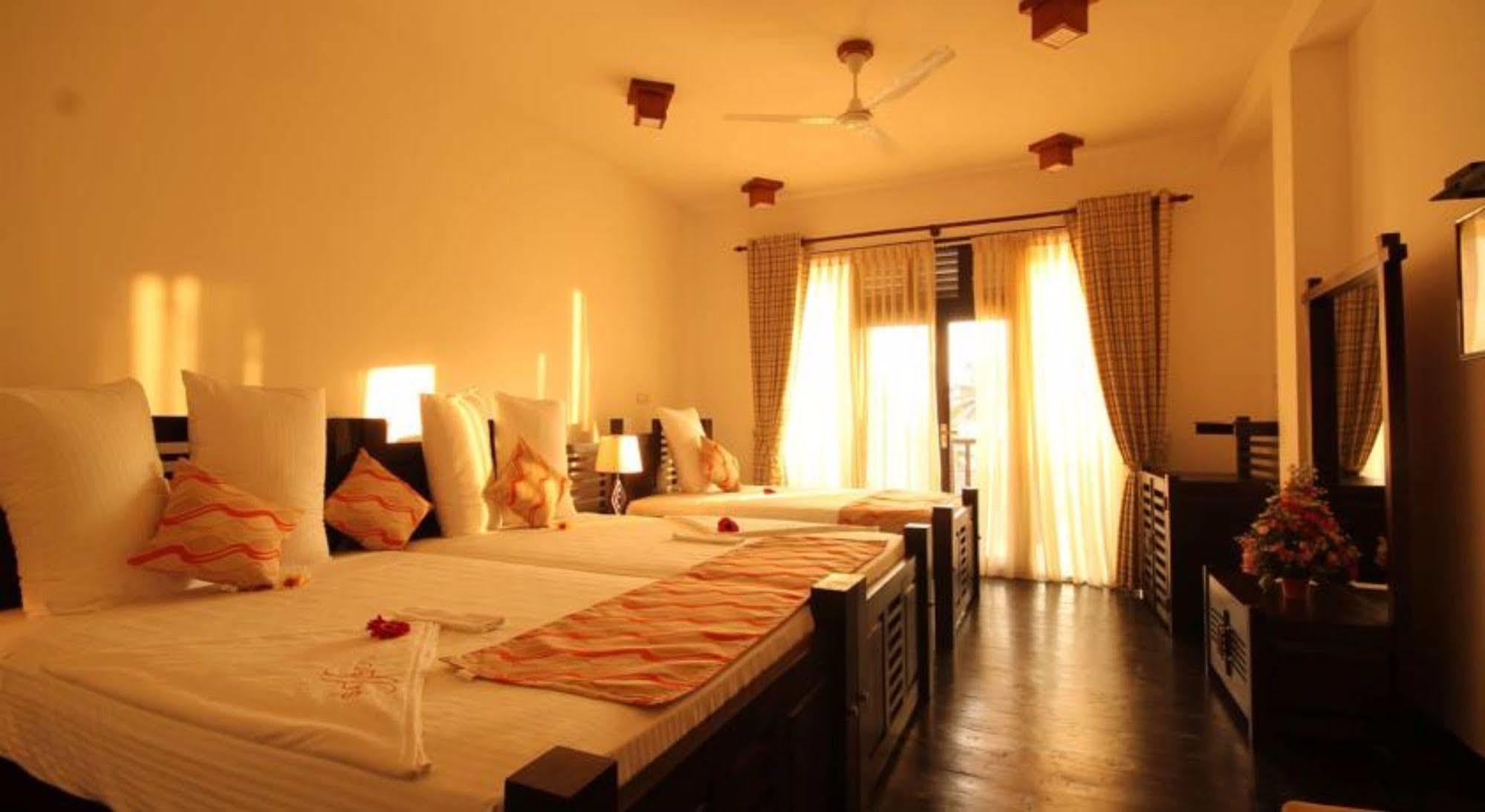 Saffron Hotel อูนาวาตูนา ภายนอก รูปภาพ
