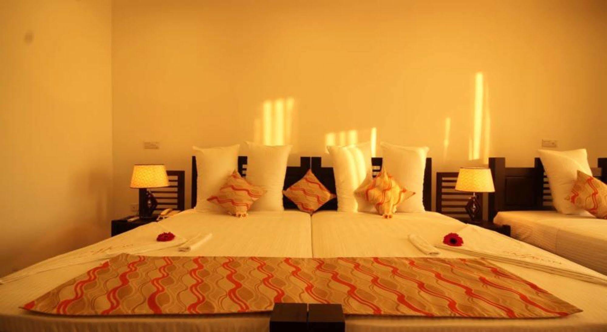 Saffron Hotel อูนาวาตูนา ภายนอก รูปภาพ